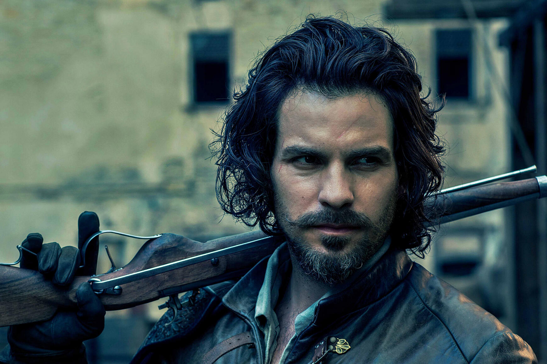 Santiago Cabrera